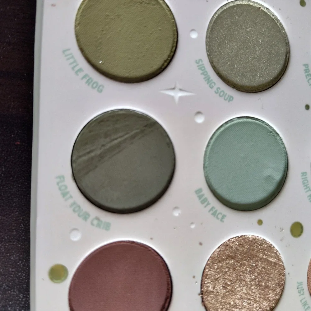Star Wars eyeshadow palette The Mandalorian Child ColourPop pressed powder